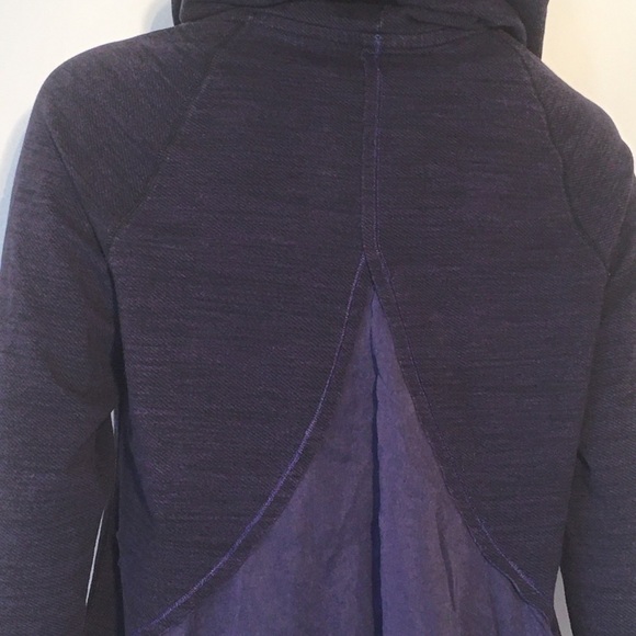 Lululemon Pull Me Over Hoodie - Picture 12 of 15